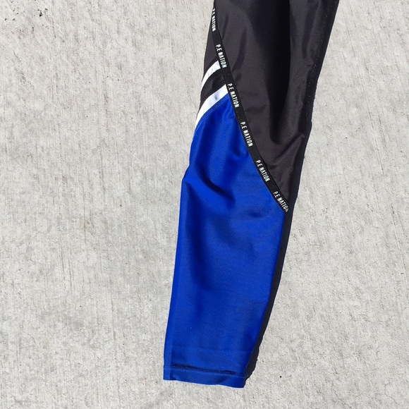 P.E Nation Open Stroke legging - Picture 8 of 16
